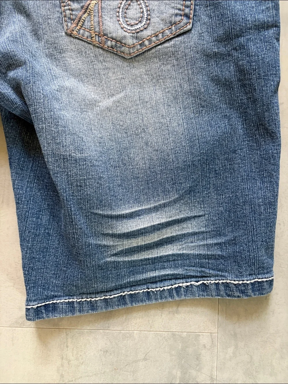 Rewash Blue Faded whiskered stretch Denim Bermuda Shorts/rhinestone studs decor